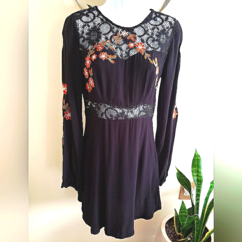 Forever 21 Black and Floral Dress Small Women's